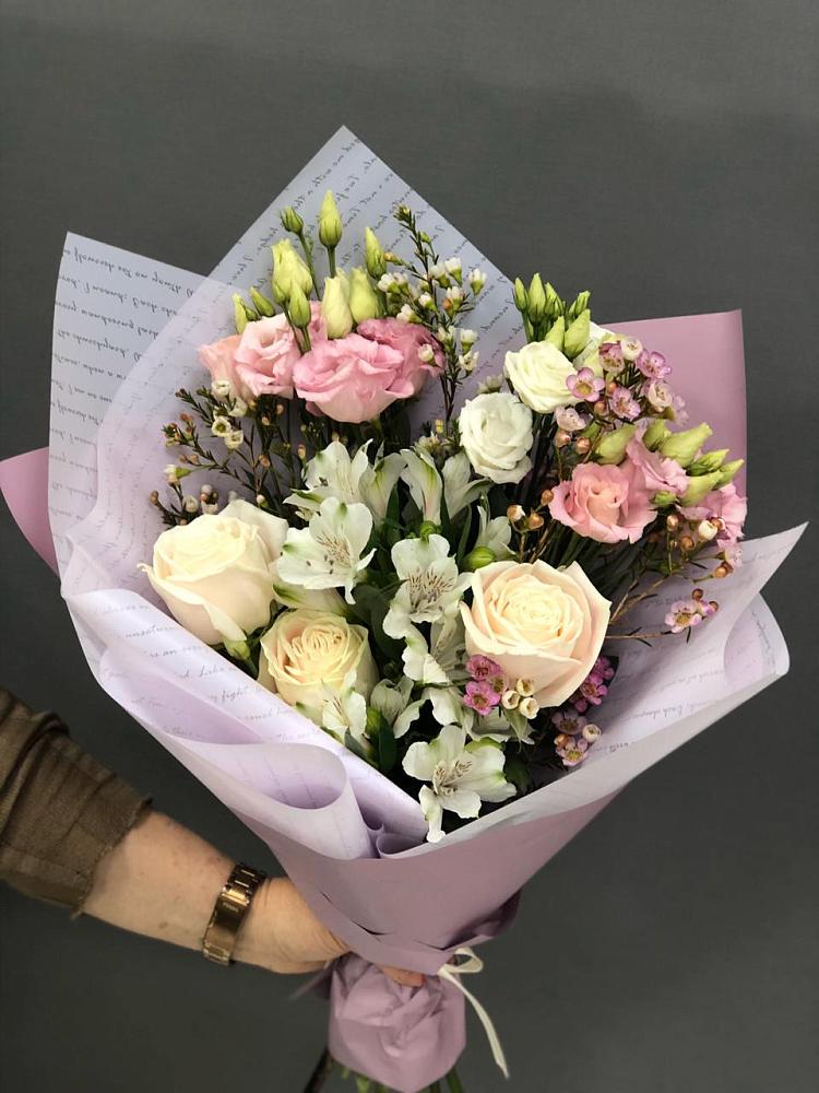 Букет цветов из: Альстромерии, Розы и Лизиантусы в Кузоватово