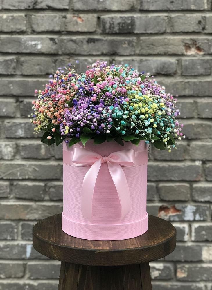 Цветочная композиция из Гипсофила и Розы в шляпной коробке в Кузоватово