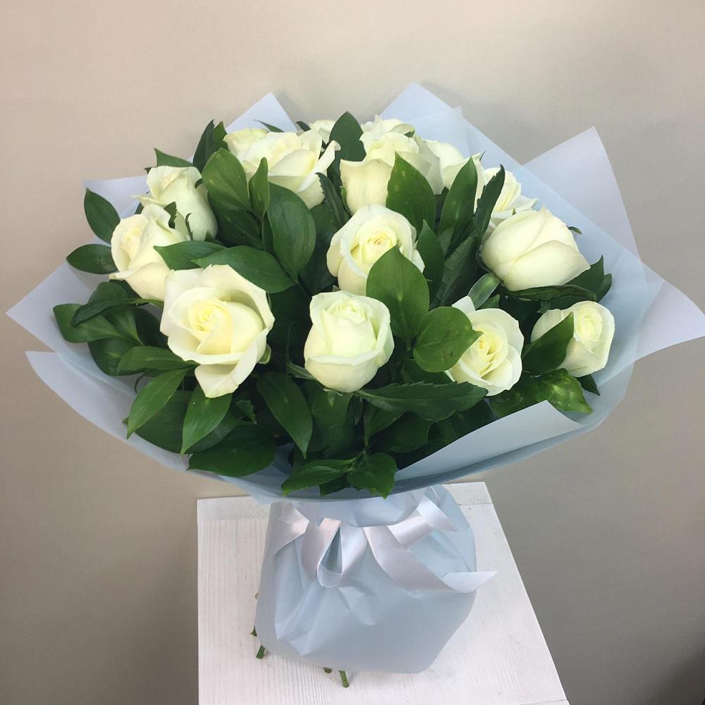 Букет 15 Белых роз Проуд в Кузоватово