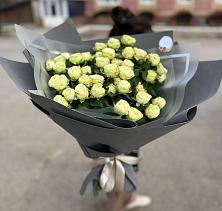 Букет Белые кустовые розы Солинеро в Кузоватово