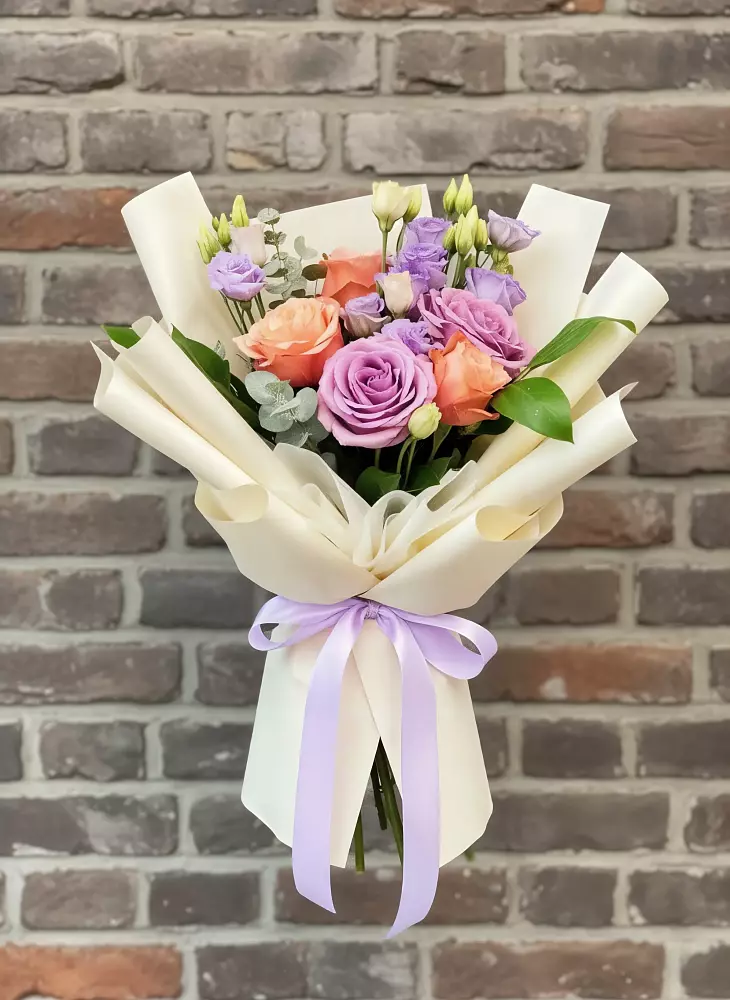 Букет цветов из: Лизиантусы и Розы в Кузоватово