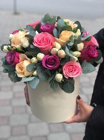 Цветочная композиция из Розы в шляпной коробке в Кузоватово