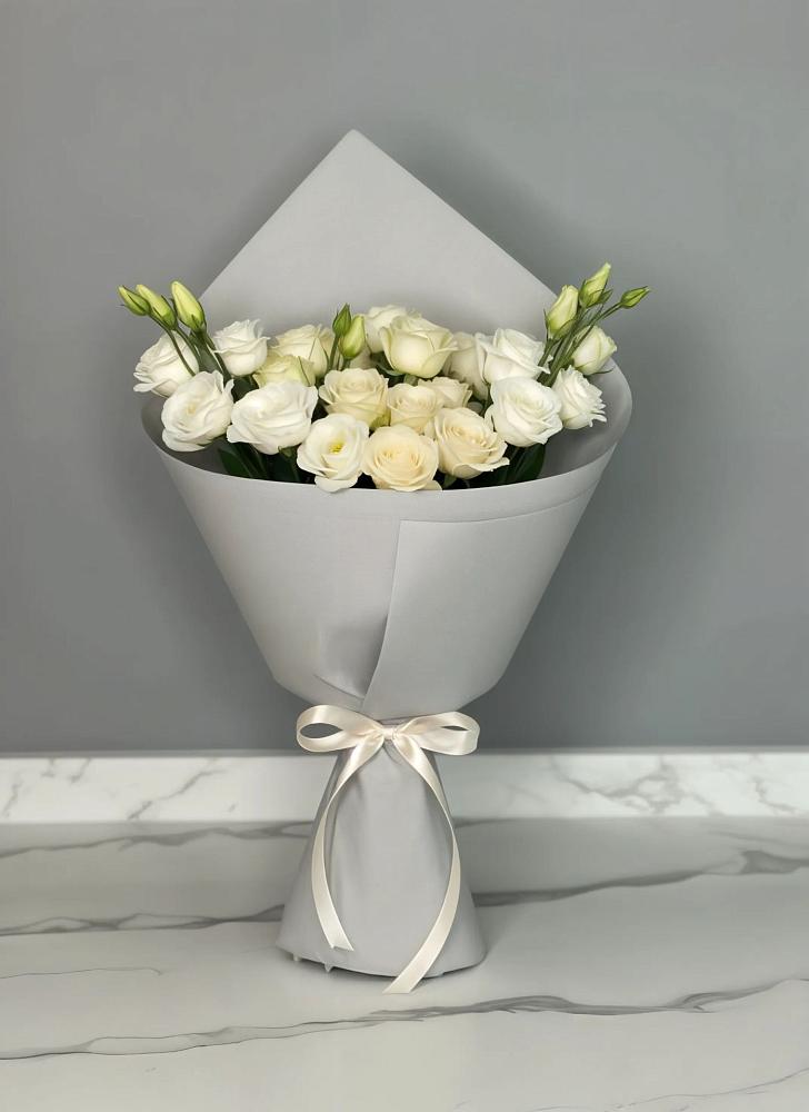 Букет цветов из: Розы и Лизиантусы в Кузоватово