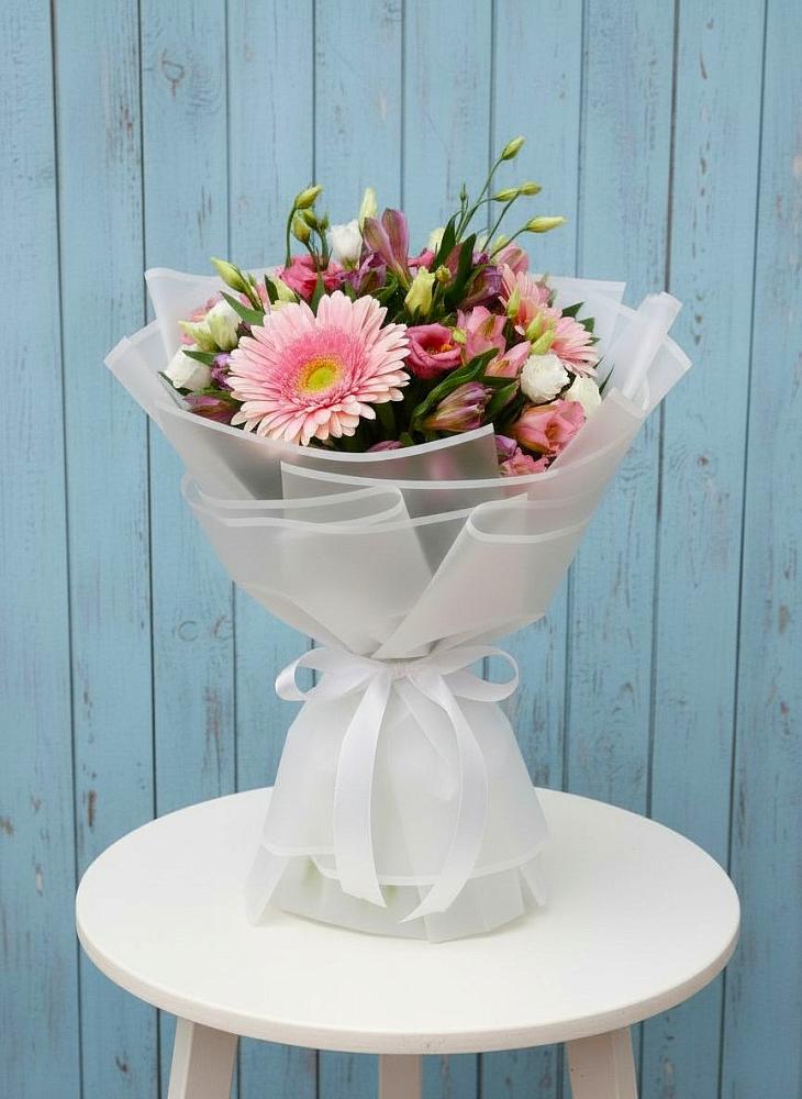 Букет цветов из: Герберы, Альстромерии и Лизиантусы в Кузоватово