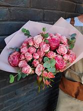 Букет розы в пальмах в Кузоватово Букет цветов из: Розы в Кузоватово