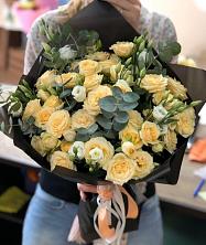 Букет птица счастья в Кузоватово Букет цветов из: Розы и Лизиантусы в Кузоватово